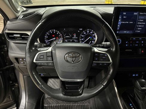 Used 2022 Toyota Highlander Limited AWD/4WD image 19