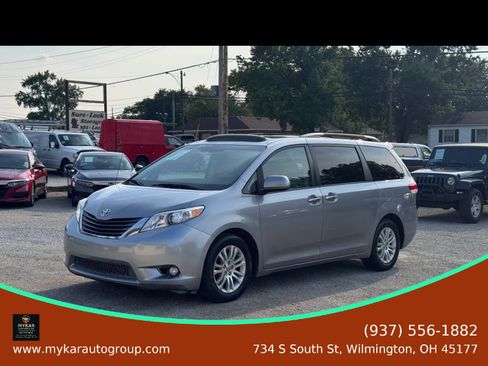 Used 2013 Toyota Sienna XLE w/ Entertainment Pkg FWD image 36