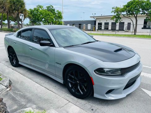 Used 2022 Dodge Charger R/T w/ Blacktop Package RWD image 7