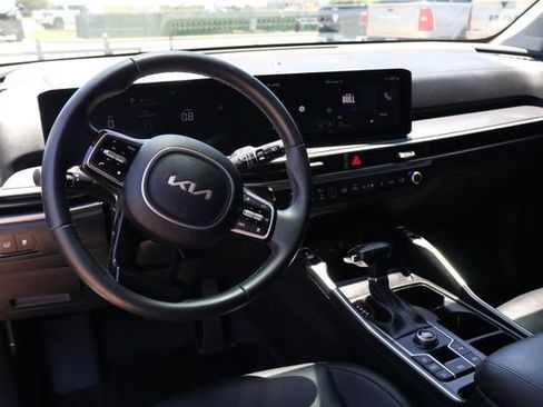 Used 2024 Kia Sorento EX FWD image 11