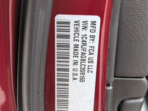 Certified 2020 Jeep Grand Cherokee Laredo image 26