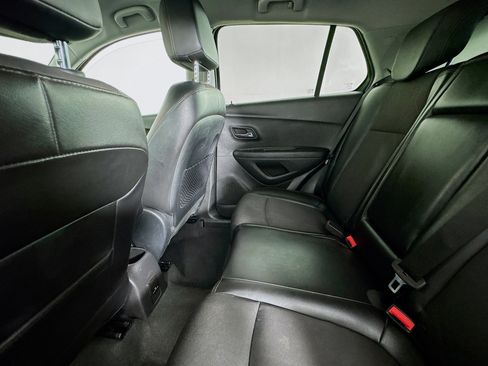 Used 2017 Chevrolet Trax LT w/ LT Convenience Package image 24