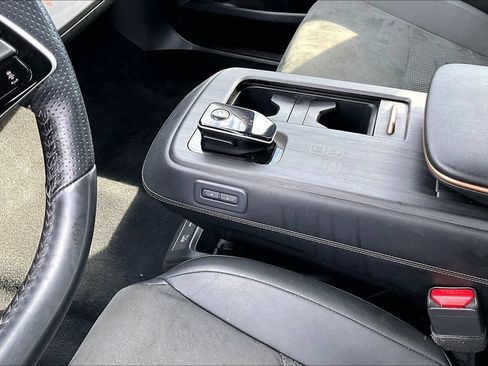 Used 2023 Nissan Ariya FWD image 19