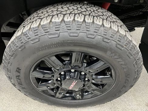 Used 2025 GMC Sierra 2500 AT4 w/ AT4 Premium Plus Package image 16