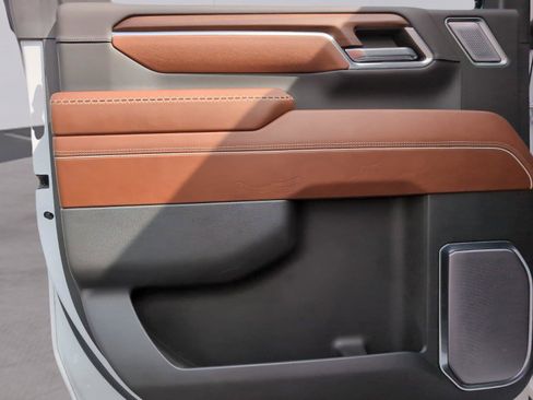 Used 2024 GMC Sierra 3500 Denali Ultimate image 31