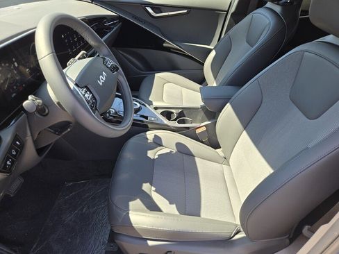 New 2026 Kia Niro Wind FWD image 6