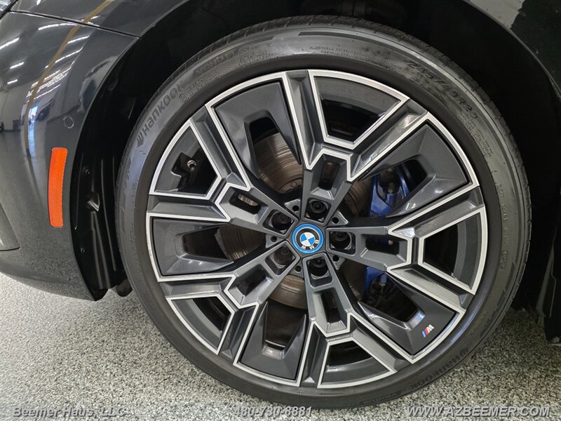 Used 2024 BMW i5 eDrive40i w/ M Sport Package RWD image 18