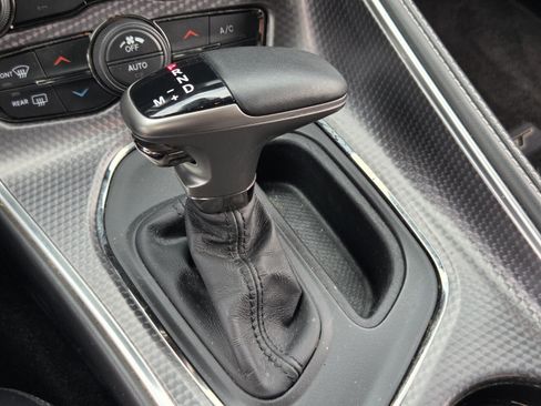 Used 2015 Dodge Challenger SRT Hellcat RWD image 16