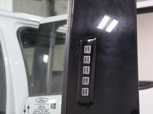 Used 2023 Ford F350 XLT image 31