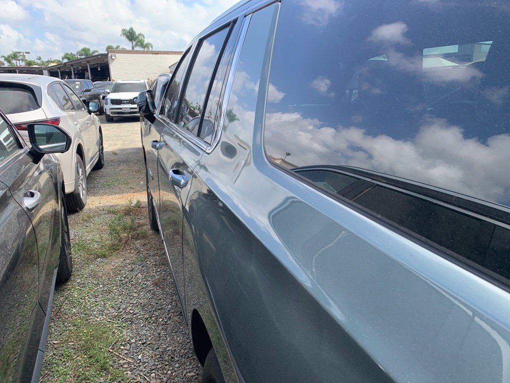 Used 2023 GMC Yukon XL Denali Ultimate AWD/4WD image 5