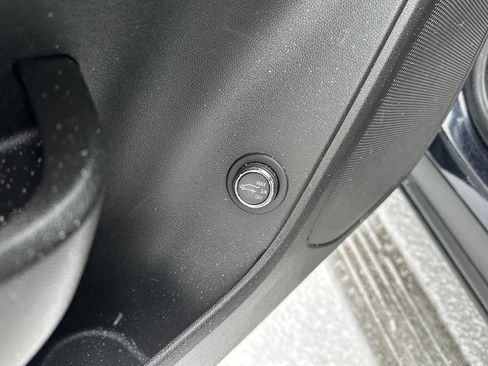 Used 2021 Chevrolet Blazer LT image 21