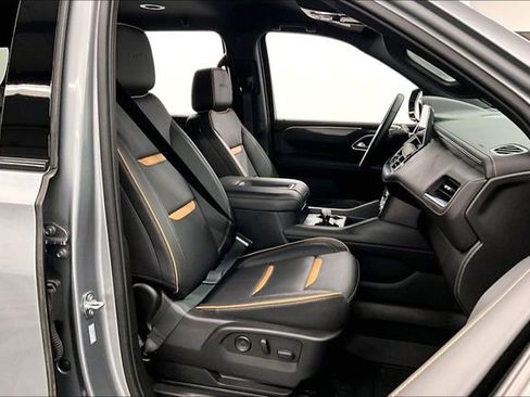 Used 2024 GMC Yukon XL AT4 image 8