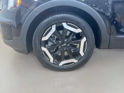 Certified 2023 Kia Telluride EX w/ EX Captain's Chair Package FWD image 34