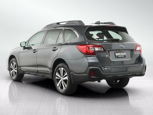 Used 2018 Subaru Outback 2.5i Limited AWD/4WD image 3