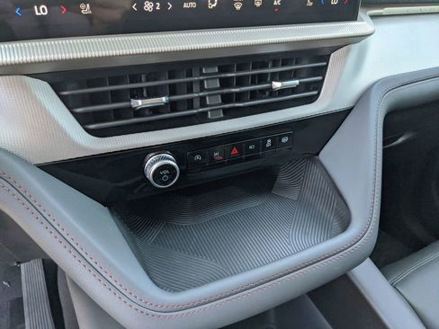 New 2026 Ford Explorer Active w/ Active Comfort Package image 23