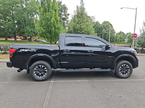 Certified 2024 Nissan Titan PRO-4X w/ Pro-4x Convenience Package AWD/4WD image 7