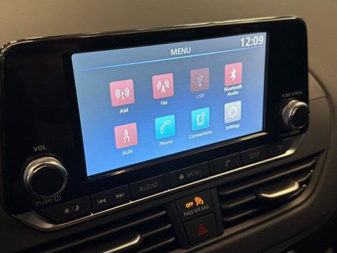 Used 2024 Nissan Altima 2.5 S image 12