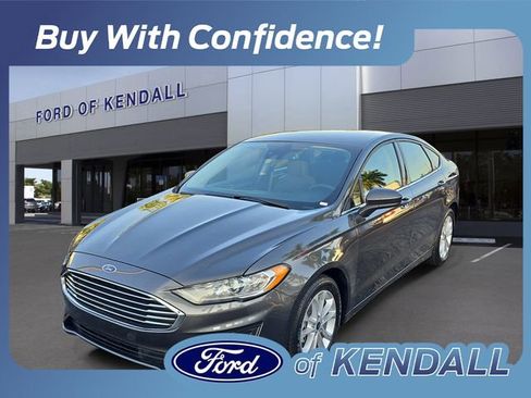 Used 2020 Ford Fusion SE image 1