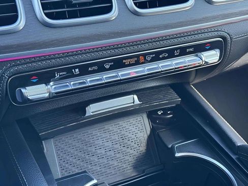 Used 2021 Mercedes-Benz GLE 580 4MATIC image 23