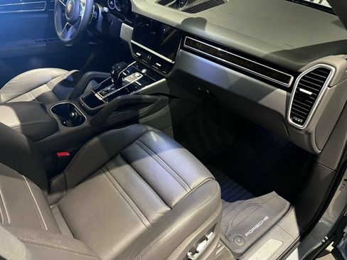 Used 2021 Porsche Cayenne AWD/4WD image 33