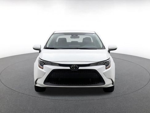Used 2025 Toyota Corolla LE FWD image 2