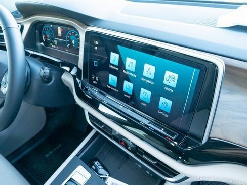 New 2026 Volkswagen Atlas SE image 40