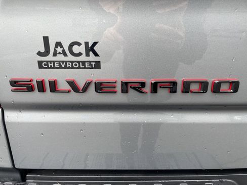 Used 2023 Chevrolet Silverado 1500 RST w/ Redline Edition AWD/4WD image 7