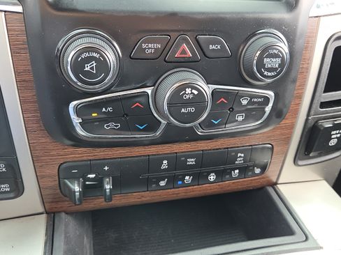 Used 2017 RAM 1500 Laramie AWD/4WD image 35