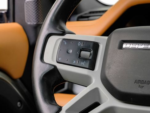 Used 2023 Land Rover Defender 110 SE image 21