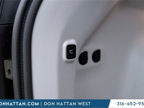 Used 2021 Jeep Cherokee Latitude Lux w/ Comfort/Convenience Group image 40