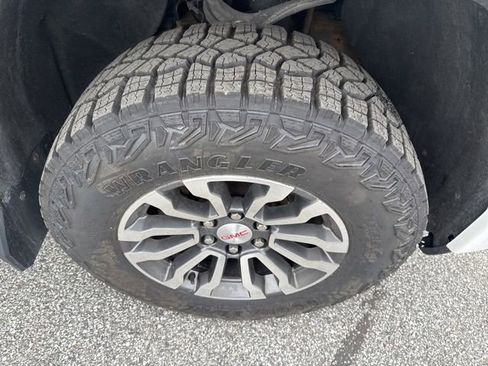 Certified 2021 GMC Sierra 1500 AT4 AWD/4WD image 9
