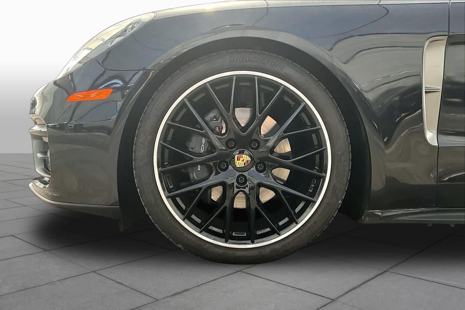 Used 2023 Porsche Panamera 4 Platinum Edition AWD/4WD image 10