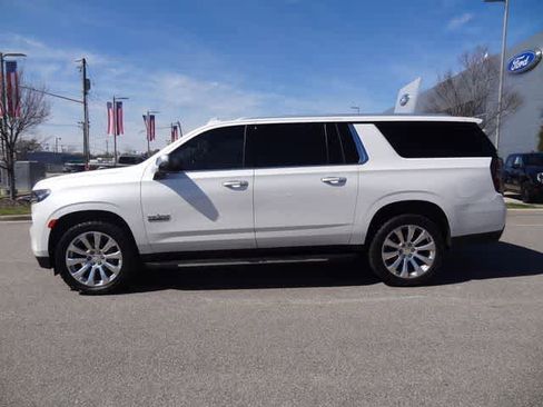 Used 2022 Chevrolet Suburban Premier w/ Texas Edition image 2