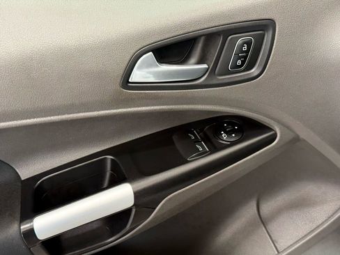 Used 2023 Ford Transit Connect XLT image 12