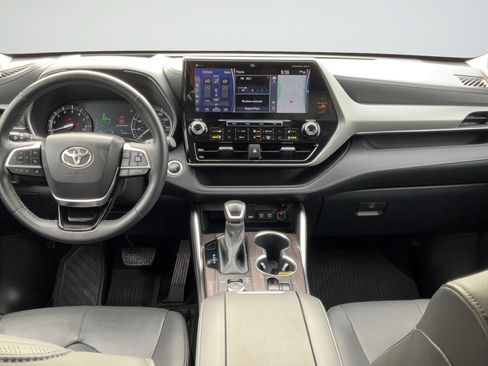 Used 2020 Toyota Highlander Platinum AWD/4WD image 12