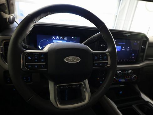 Used 2025 Ford F350 Platinum w/ Platinum Plus Package image 17