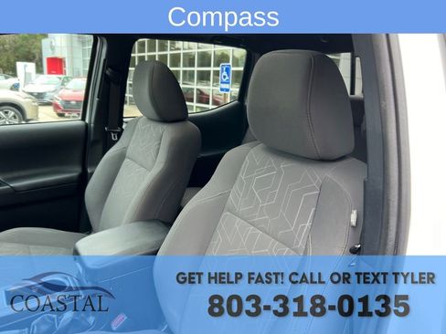 Used 2017 Toyota Tacoma TRD Off-Road w/ Premium & Technology Package image 10