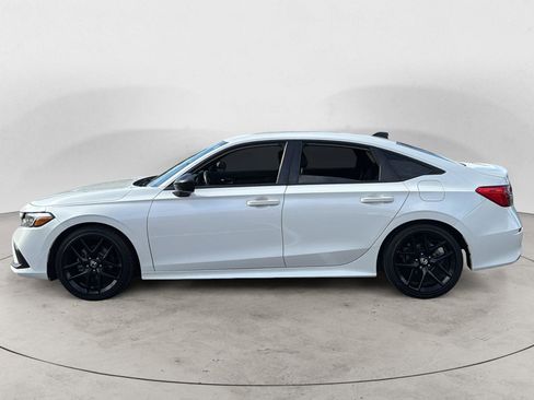 Used 2023 Honda Civic Sport image 3