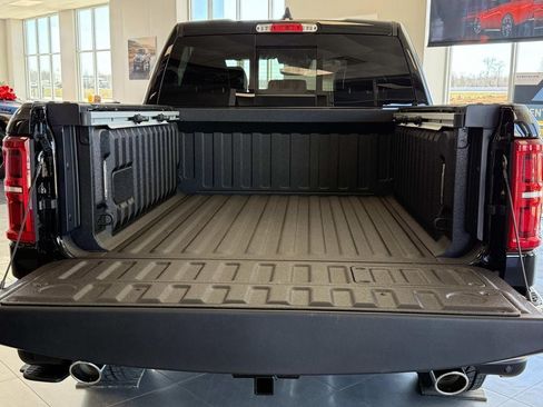 Used 2025 RAM 1500 Limited w/ Off Road Group AWD/4WD image 8