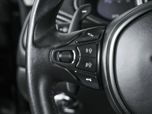 Used 2019 Aston Martin DB11 Coupe RWD image 71
