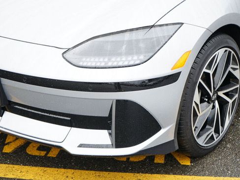 Certified 2025 Hyundai Ioniq 6 SEL image 11