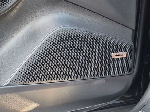 Used 2025 Porsche Macan 4S Electric AWD/4WD image 32