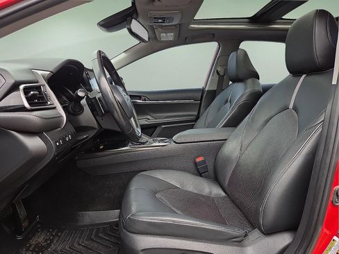 Used 2022 Toyota Camry XSE image 15