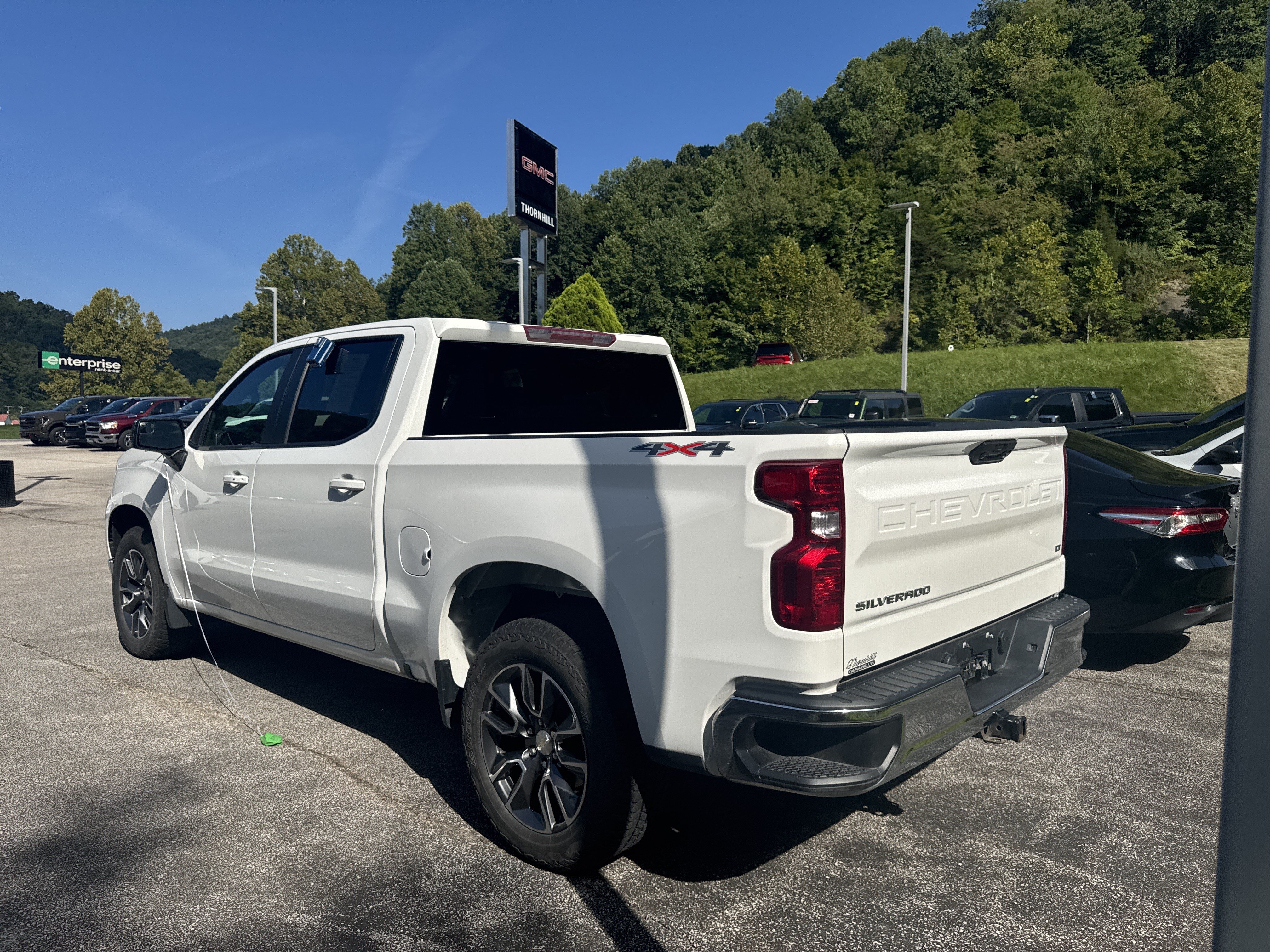 Used 2023 Chevrolet Silverado 1500 LT AWD/4WD image 7