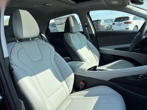 New 2026 Hyundai Elantra Limited w/ Cargo Package FWD image 30