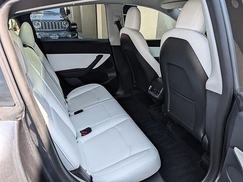 Used 2022 Tesla Model Y Performance AWD/4WD image 28