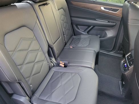 Used 2026 Volkswagen Atlas SE FWD image 12