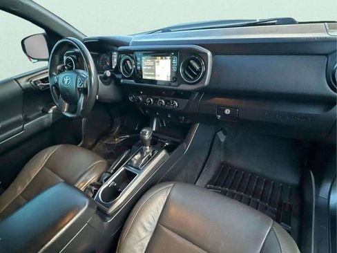 Used 2016 Toyota Tacoma TRD Sport w/ Towing Package image 6