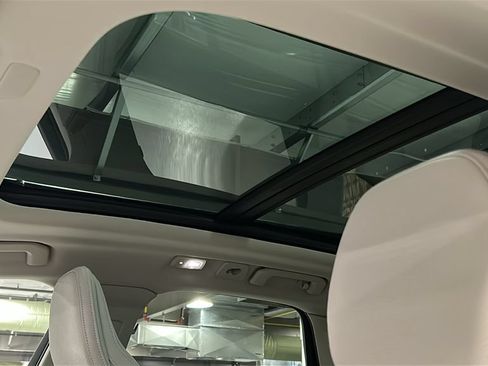 Certified 2024 Volvo XC60 T8 Plus w/ Protection Package Premier AWD/4WD image 21