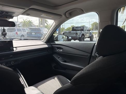 Used 2025 Honda Accord SE image 11